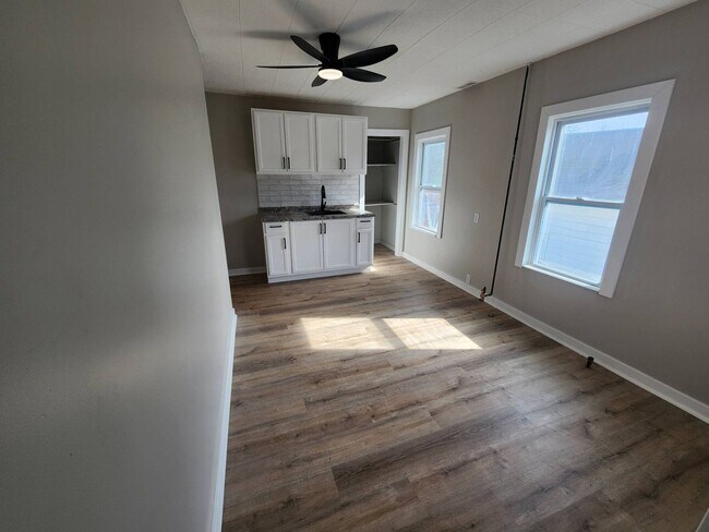 Foto del edificio - 3193 W 50th St