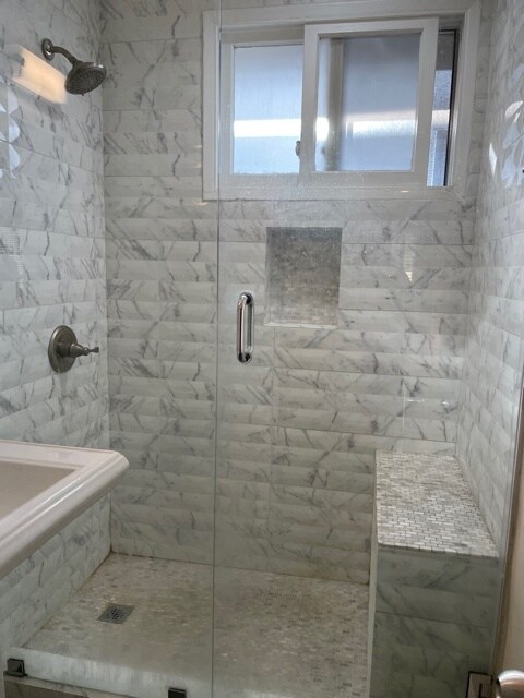 Foto del edificio - 7627 Hampton Ave