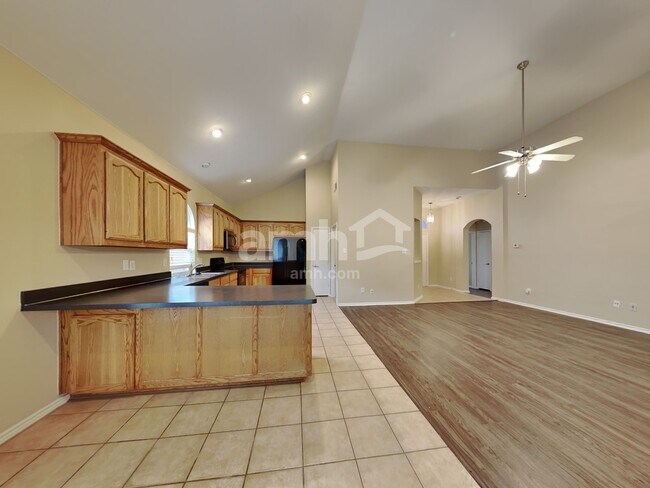 Foto del edificio - 9725 Minton Dr
