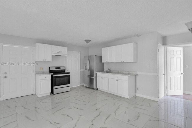 Photo - 632 SW 16th Avenue D House