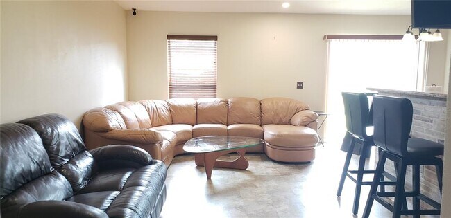 Foto del edificio - 4560 Ashburn Square Dr