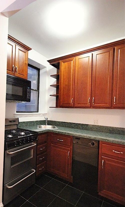 Foto del edificio - 235 E 13th St