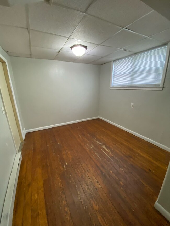 Building Photo - 1121 N 12th St