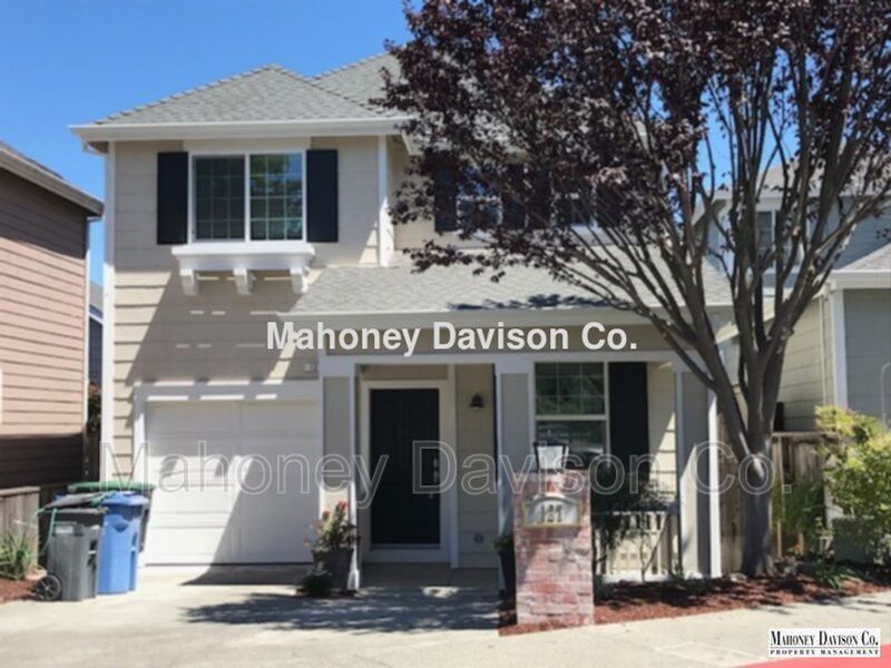 Primary Photo - 127 McNear Cir