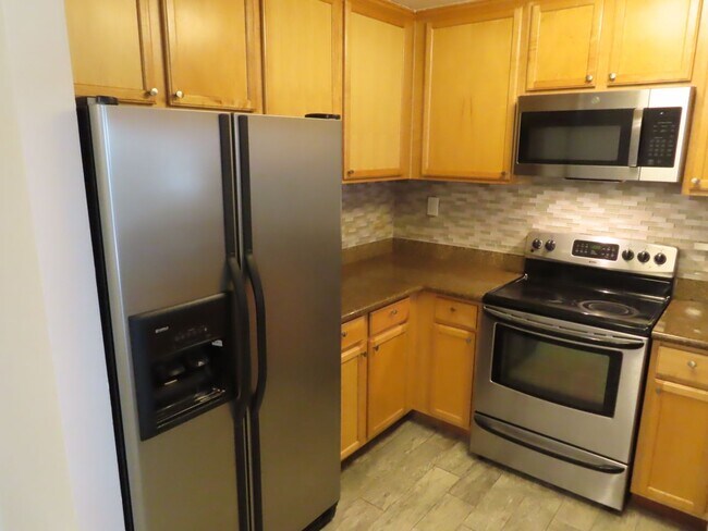 Building Photo - Immaculate one bedroom condo in Mira Mesa / Scripps Ranch Area