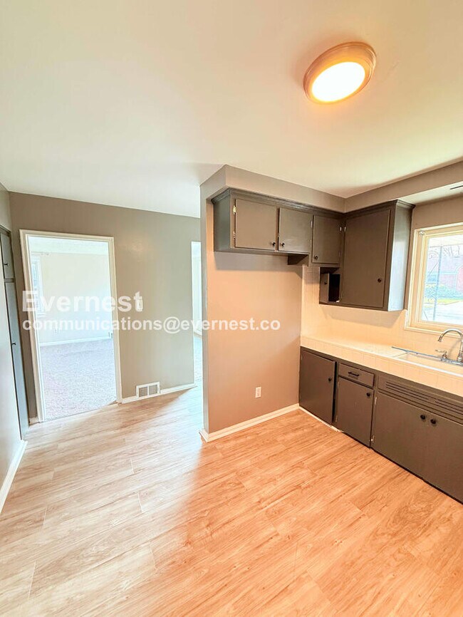 Foto del edificio - 19908 Heyden St