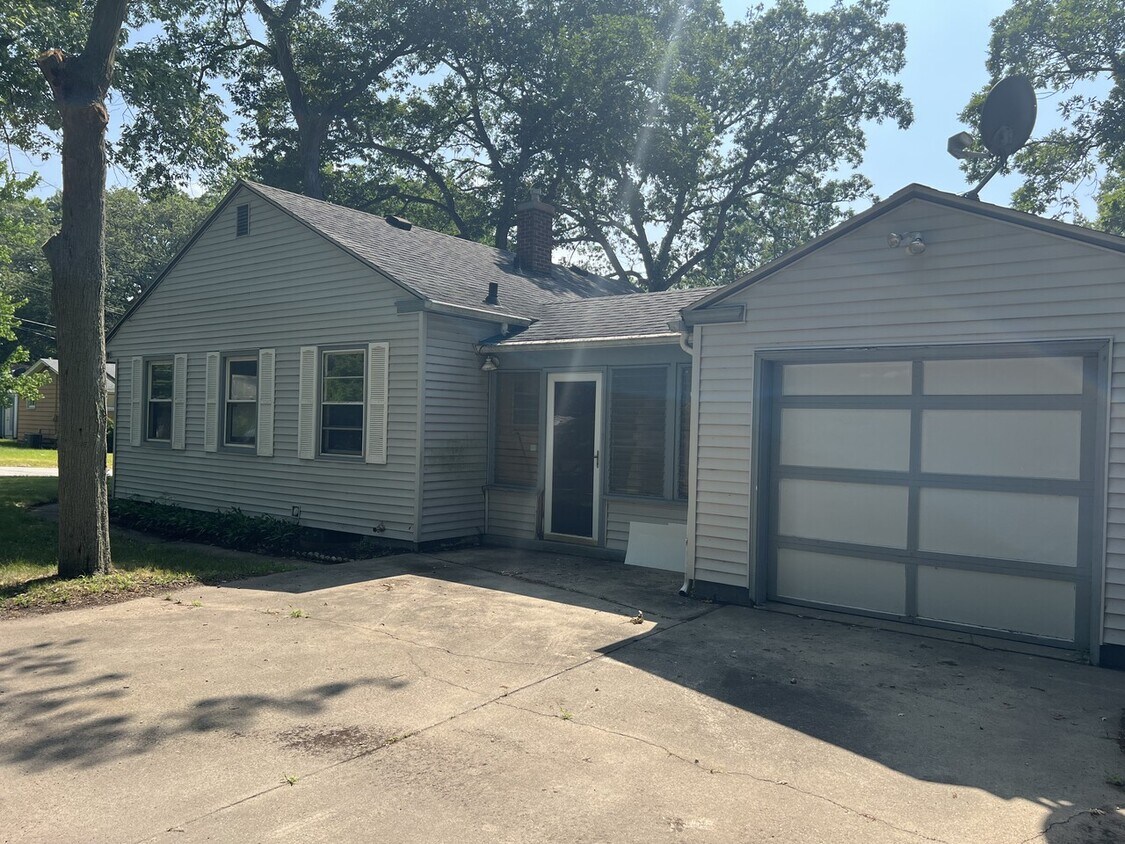 526 Fir St, Michigan City, IN 46360 House Rental in Michigan City, IN