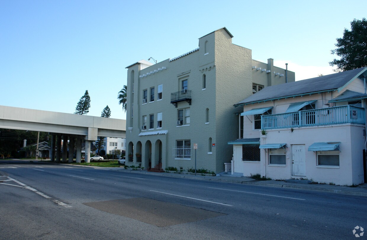 Building Photo - 409 8th St N