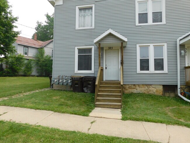 Building Photo - 323 N Walnut Ave
