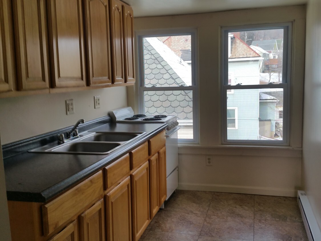 Primary Photo - 345 Mercer St