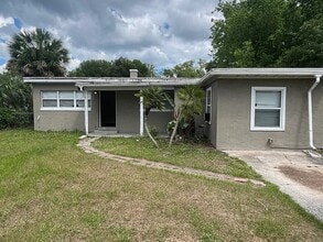 Building Photo - 113 Country Club Cir