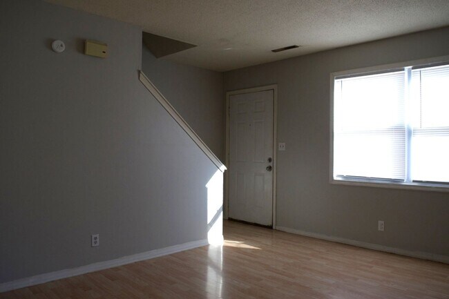 Foto del edificio - Affordable 3 Bedroom Duplex, SW Columbia!