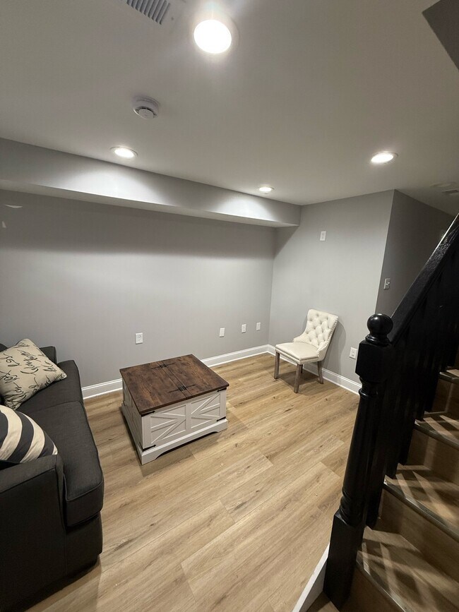 Foto del edificio - 2317 Barclay St