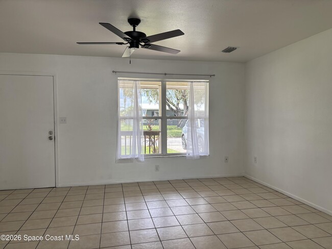 Foto del edificio - 2376 Dakota Dr