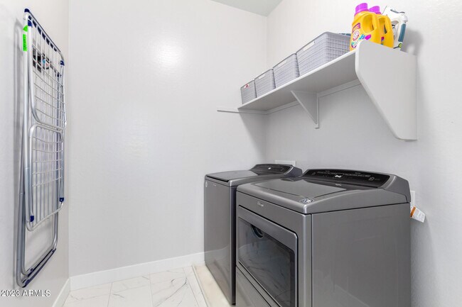 Foto del edificio - 2029 W Kinfield Trail