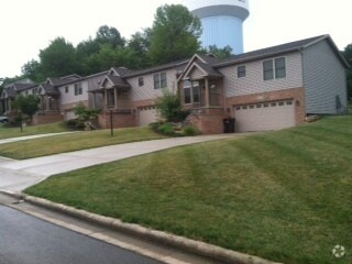 Building Photo - 975 Sautter Dr