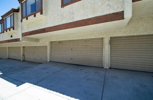 Foto del edificio - 5321 Colodny Dr