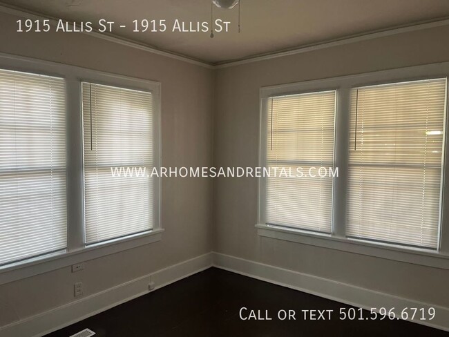 Building Photo - 1915 Allis St