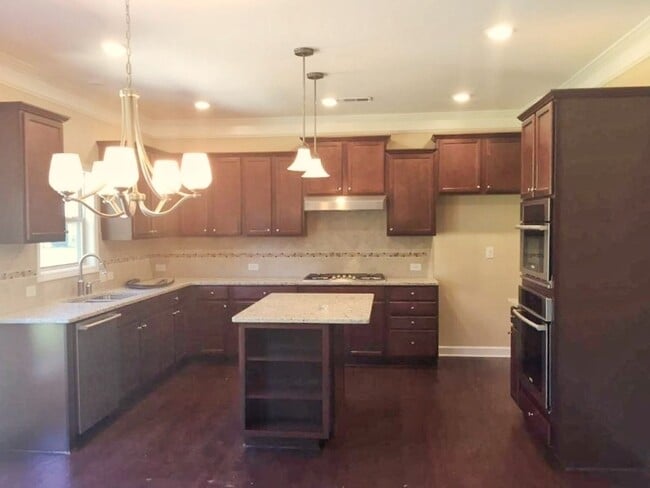 Building Photo - 2260 Arnold Palmer Way