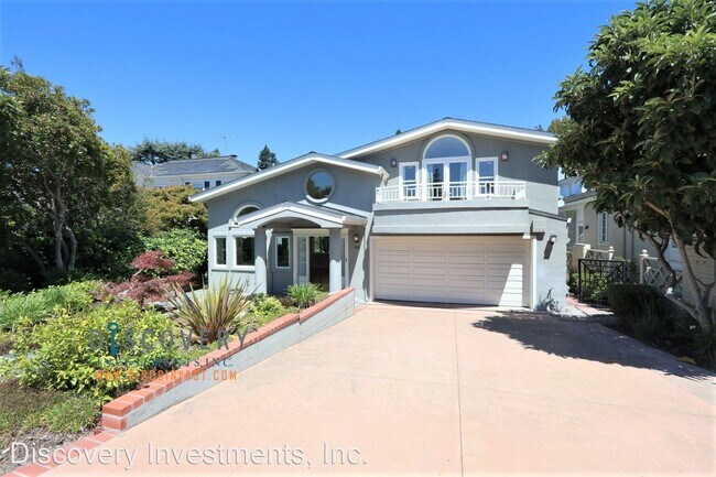 Foto del edificio - 4 br, 3 bath House - 68 Wyngaard Ave.