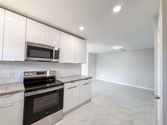Foto del edificio - 5621 NE 22nd Ave