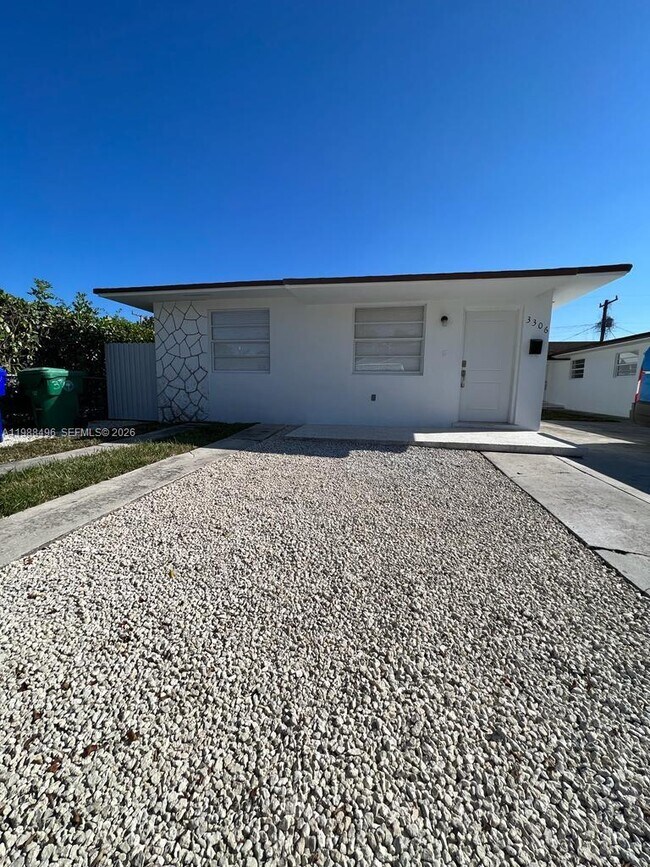 Foto del edificio - 3306 SW 24th Ter