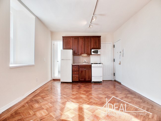 Foto del edificio - 57 7th Ave