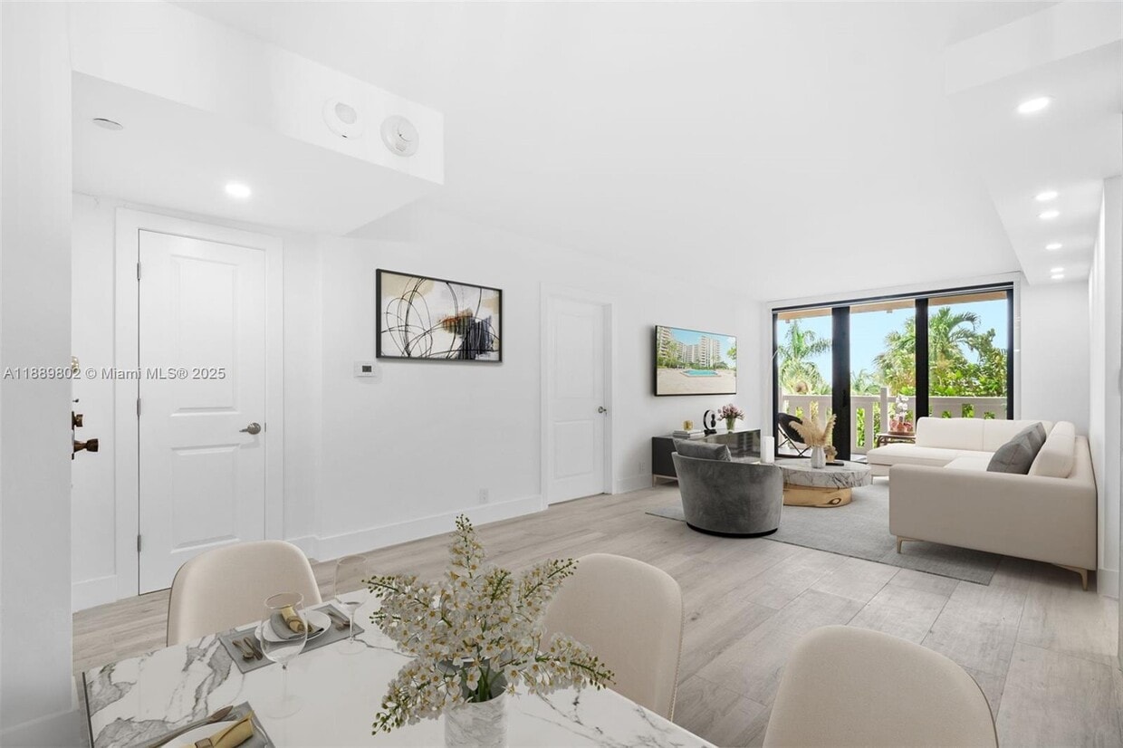 Foto principal - 1121 Crandon Blvd