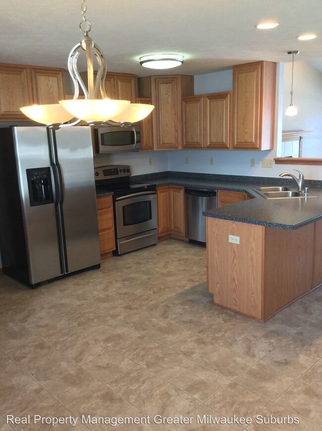 2542 Emslie Dr Waukesha Wi 53188 House For In 2542 Emslie Dr Waukesha Wi 53188