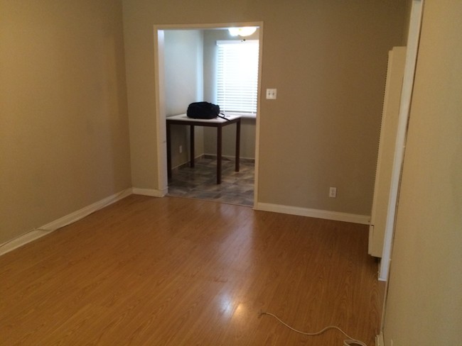 Front door towards kitchen - 1745 N Hollywood Way