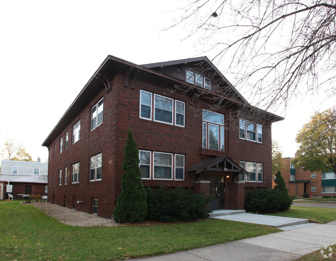 Building Photo - 3351 Dupont Ave S