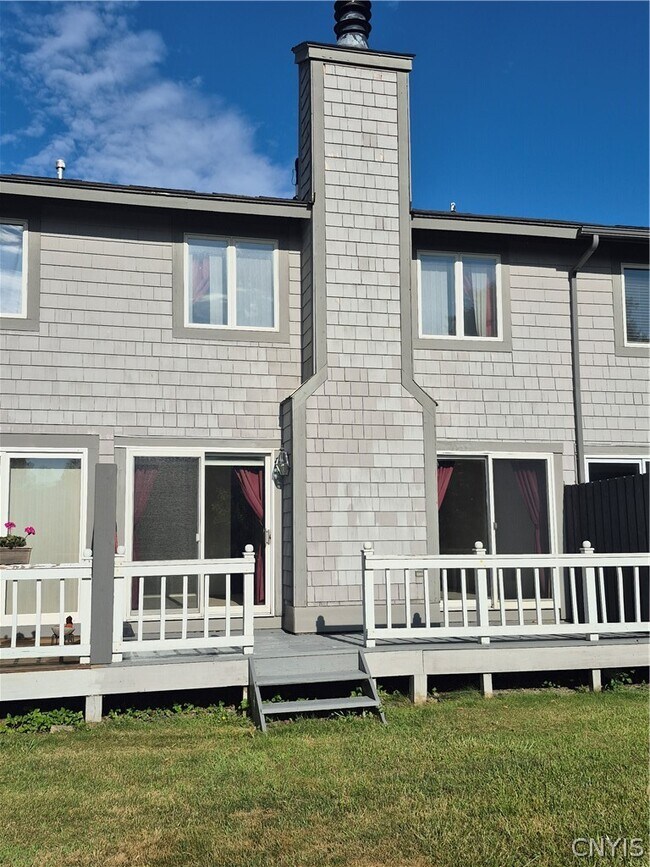 Foto del edificio - 489 Summerhaven Dr N