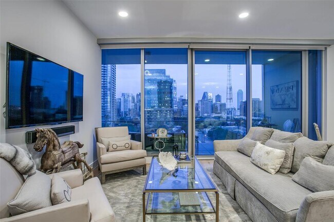 Foto del edificio - 3130 N Harwood St
