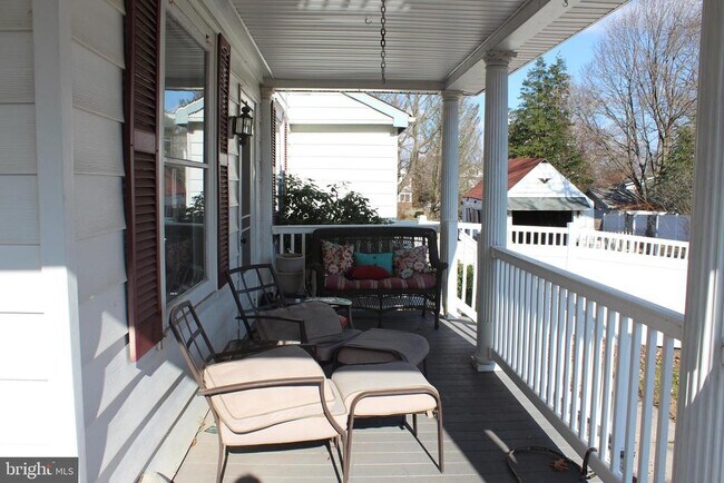 Building Photo - 217 Villanova Rd