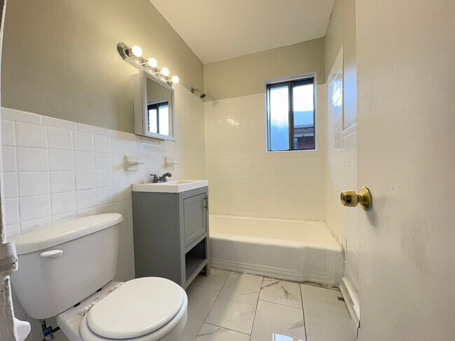 93 Mt Vernon 6 - 94 Mount Vernon Ave