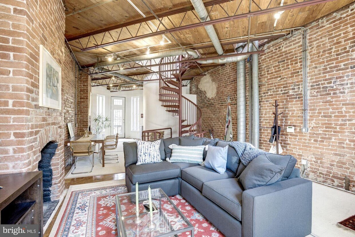 Primary Photo - 1507 R St NW