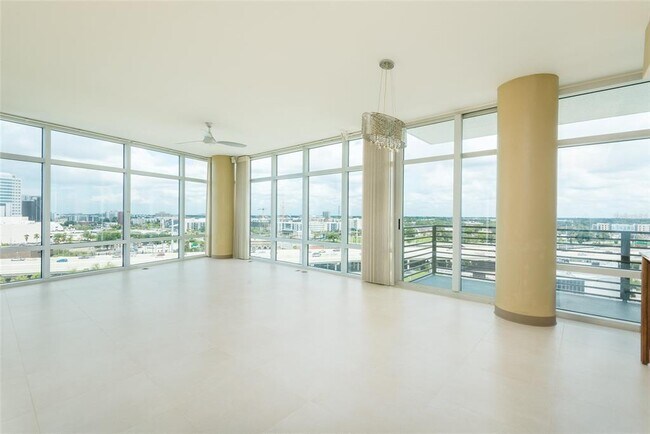 Foto del edificio - 1120 E Kennedy Blvd