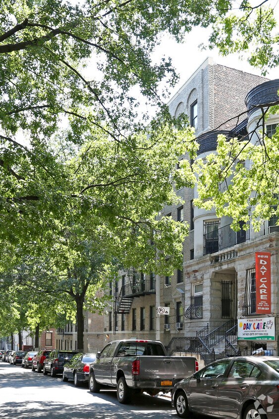 Building Photo - 456 W 148th St