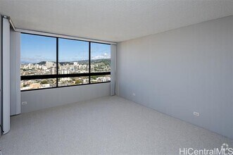 Building Photo - 2499 Kapiolani Blvd