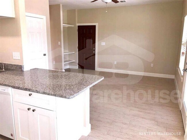 Building Photo - Two Bedroom, Two Full Bath Apartment in Sp...