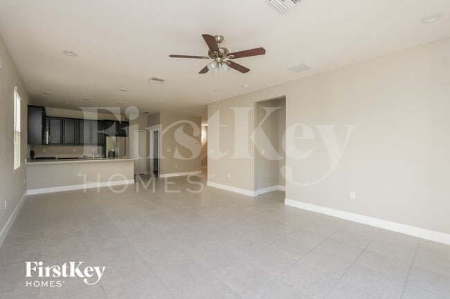 Foto del edificio - 6322 Heirloom Pl