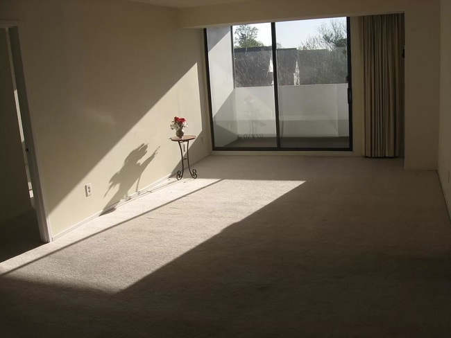 Building Photo - 5911 Edsall Rd., APT #705
