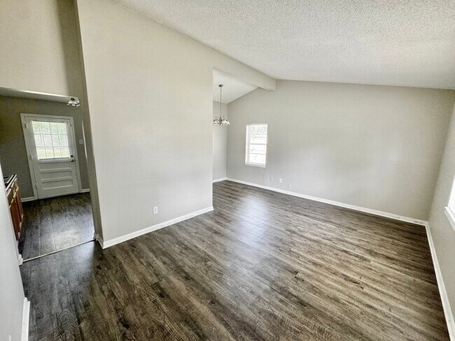Building Photo - 3943 Maynard Dr