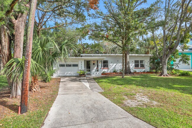 Building Photo - 14 Coquina Ave