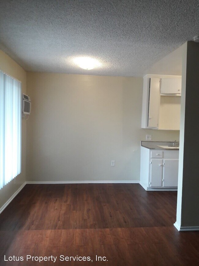 Foto del edificio - 1079-1089 N Summit Ave