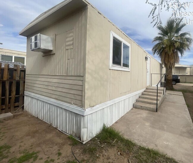 Foto del edificio - 450 W Thurber Rd