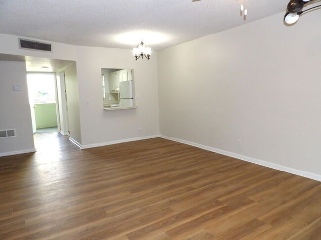 Building Photo - 1638 Embassy Dr