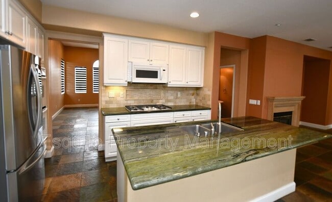 Building Photo - 621 Riviera Ct
