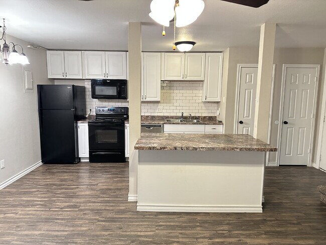 Foto del edificio - Updated 1/1 Apartment!