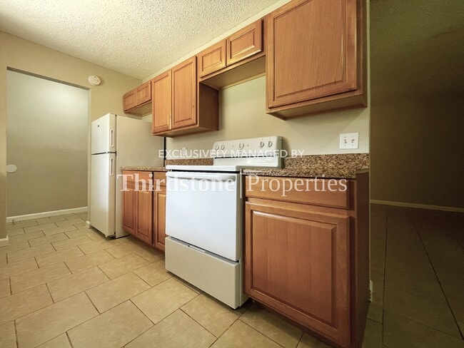 Building Photo - 7007 Red Robin Dr